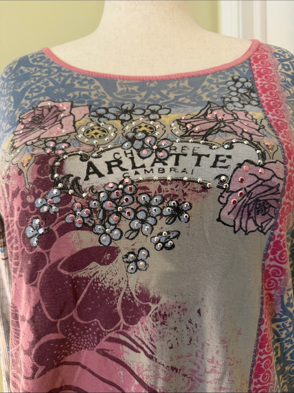 Vanilla Sugar vintage denim blue/pink floral sequin pullover w long sleeves